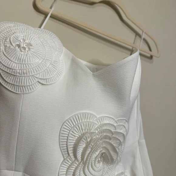 HELSI Kaia Floral Appliqué Strapless Dress - Picture 8 of 8